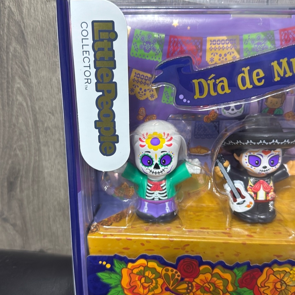 New Dia De Muertos Little People Collectible Doll Set Of 3 In Unopened Box - Picture 3 of 10